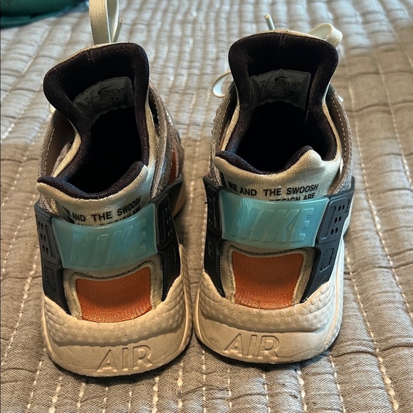Nike Air Huarache Sneakers - Picture 4 of 6